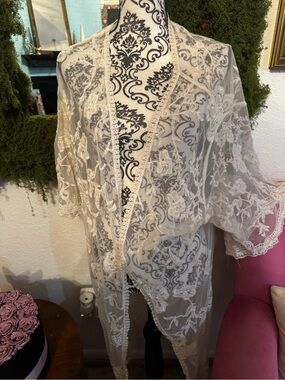 Delicate Ivory Lace Kimono Wrap - Classic Sheer Layering